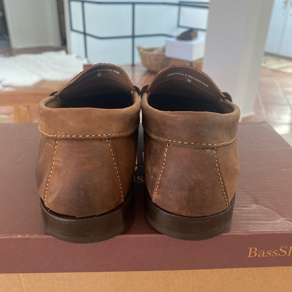 G.H. Bass & Co. Women’s Brown and Red Loafers - Picture 2 of 6